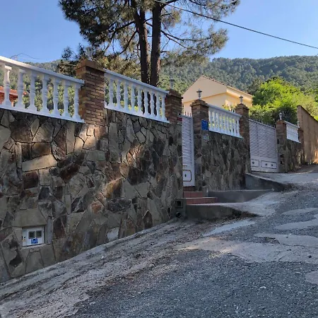 En El Corazon De La Sierra De Gredos, Pinar De La Atalaya-tiemblo