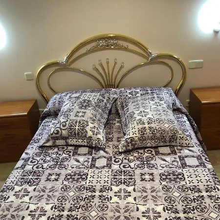 En El Corazon De La Sierra De Gredos, Pinar De La Atalaya-tiemblo