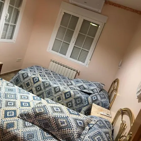 En El Corazon De La Sierra De Gredos, Pinar De La Atalaya-tiemblo