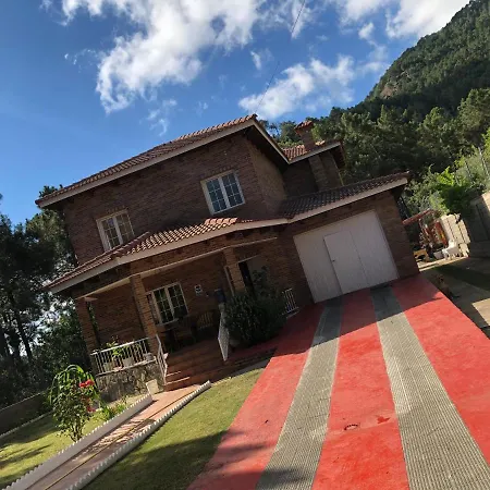 En El Corazon De La Sierra De Gredos, Pinar De La Atalaya-tiemblo Дом отдыха *