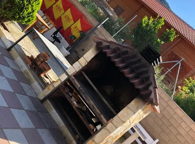 En El Corazon De La Sierra De Gredos, Pinar De La Atalaya-tiemblo