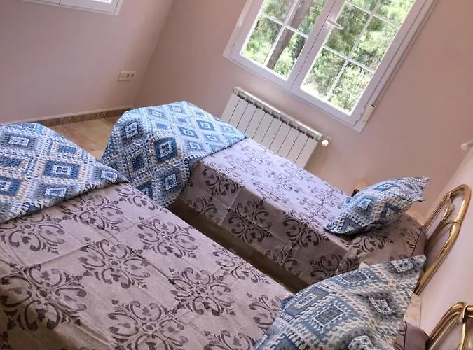 Сasa de vacaciones En El Corazon De La Sierra De Gredos, Pinar De La Atalaya-tiemblo