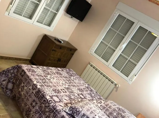 Сasa de vacaciones En El Corazon De La Sierra De Gredos, Pinar De La Atalaya-tiemblo El Tiemblo