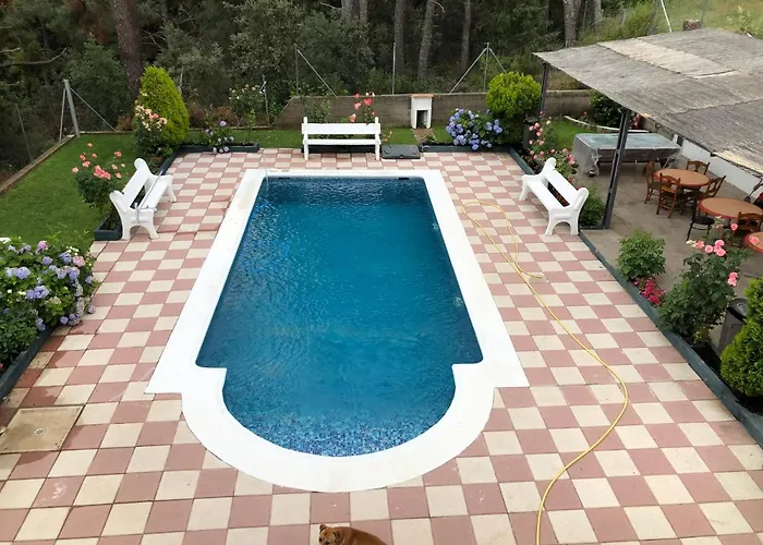 Сasa de vacaciones En El Corazon De La Sierra De Gredos, Pinar De La Atalaya-tiemblo