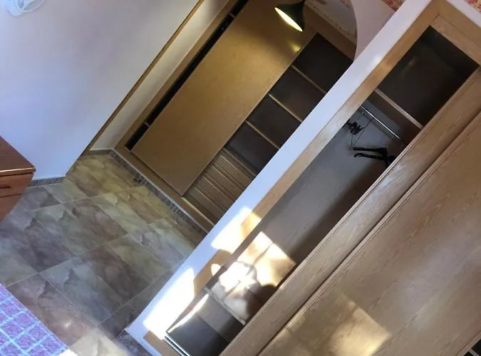 En El Corazon De La Sierra De Gredos, Pinar De La Atalaya-tiemblo *