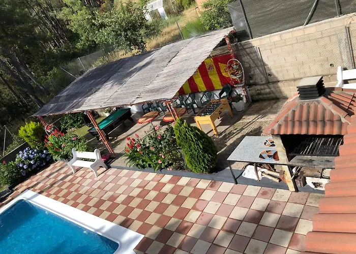 En El Corazon De La Sierra De Gredos, Pinar De La Atalaya-tiemblo * El Tiemblo